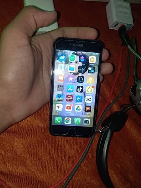iPhone 7  128gb bypass 6