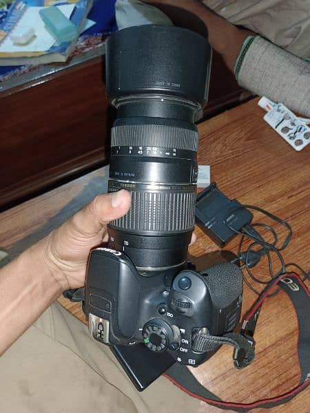 Canon D700 with 18/55mm lens plus extra 70/300mm lens 1