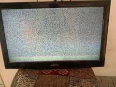 Samsung 32" original LCD not smart in faulty condition.