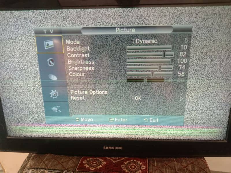 Samsung 32" original LCD not smart in faulty condition. 1