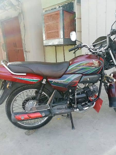 Honda pridor 2020 excellent condition available for sale at chashma 2