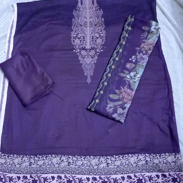 all brands and replica Emb and printed suit  different price 5