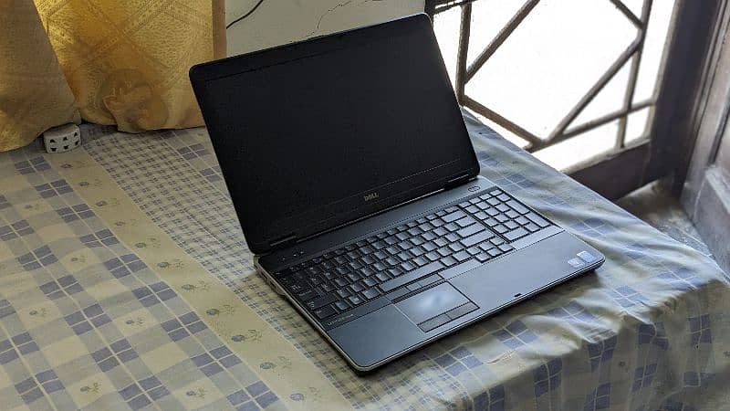 Dell latitude E6540 2