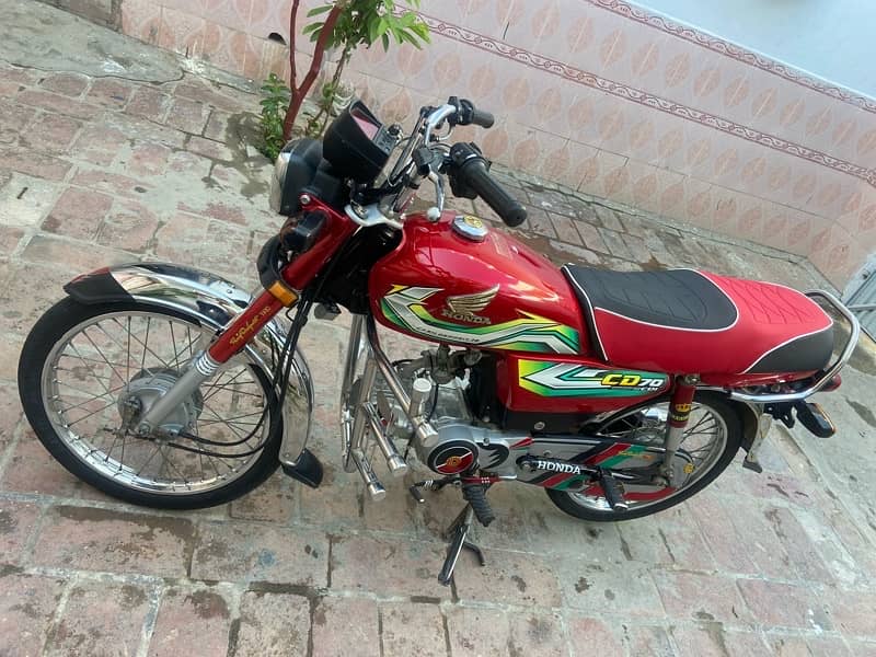 Honda 70 red colour 1