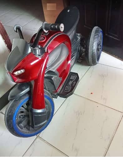 Battery operated 3 Wheel ride on bike for Kids 2