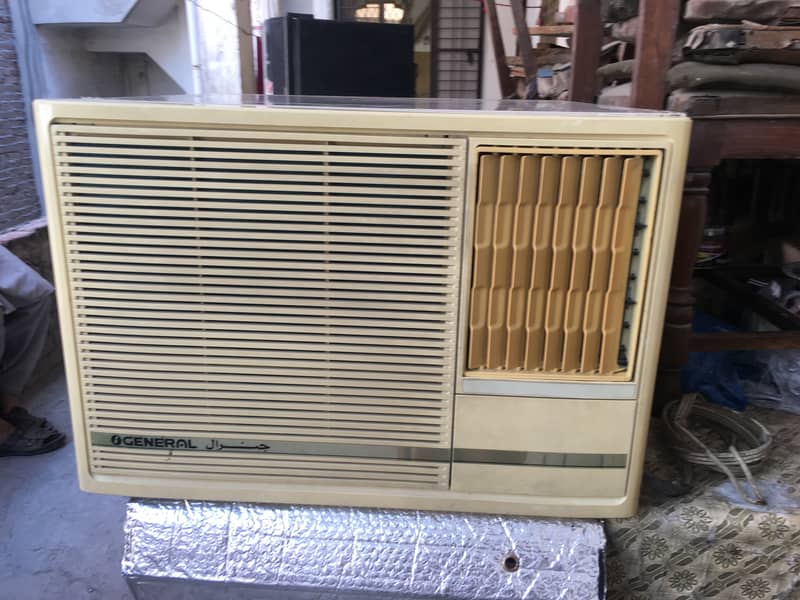 General Window AC 1.5 Tan good condition in Japan 0322-9394525 9