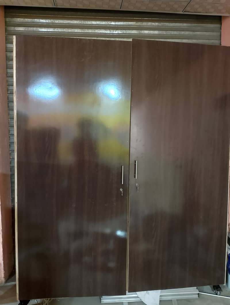 Big Almari / Wardrobe For Sale 1