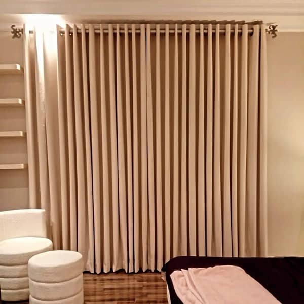 Luxurious Curtains and Blinds, Wooden Floor , Wallpaper . 2