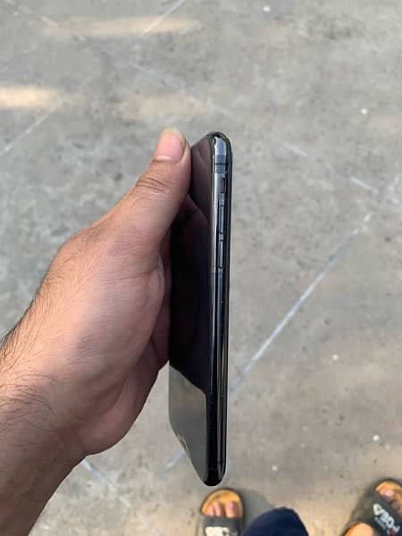iphone x 64 gb space grey color 10/9.5 pta approved 3