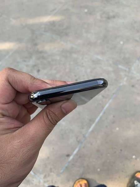 iphone x 64 gb space grey color 10/9.5 pta approved 4