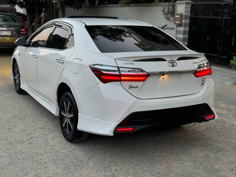 Toyota Corolla Altis Grande 2016 X converted 3