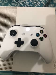 Xbox one s with 15 games 0