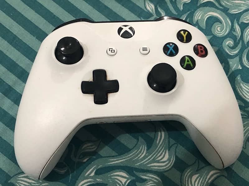 Xbox one s with 15 games 7