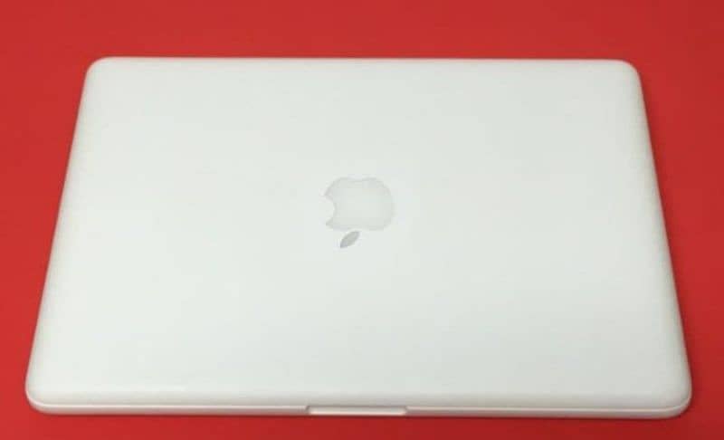 Apple Macbook 2010 3