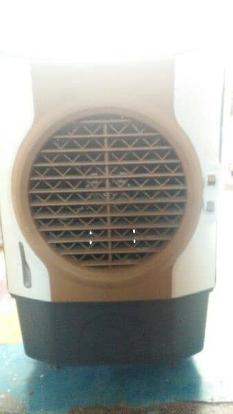 air coolar condition 10 by 10 ha use bi ziyda nhi howa ha. 4