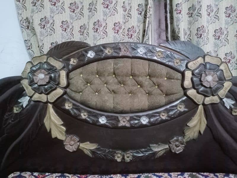 Bed and dressing table For sale 3