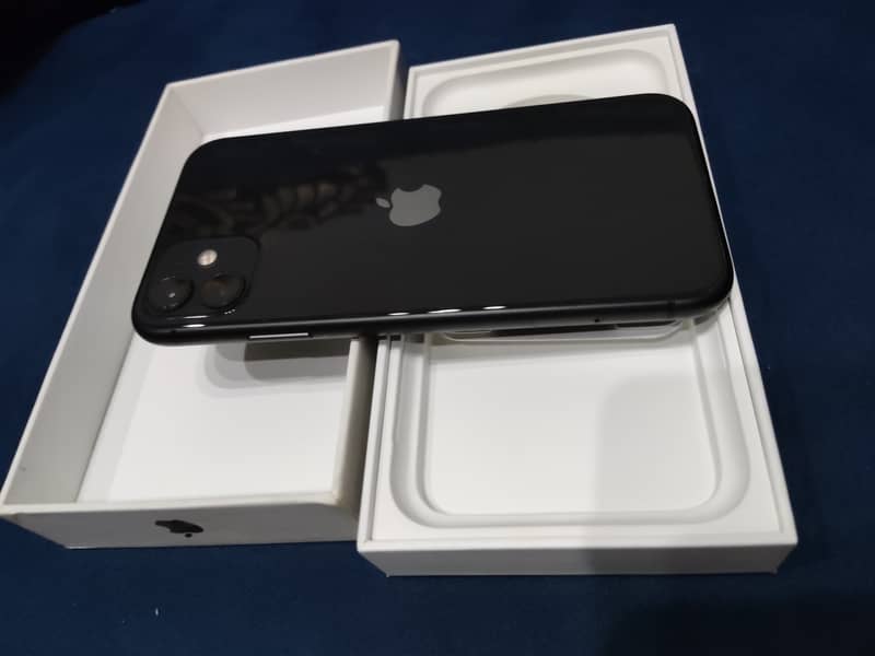 Iphone 11 128 GB PTA approved with BOX 2