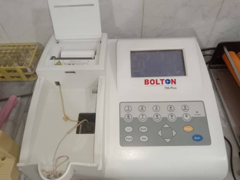 medical laboratory equipments available 6