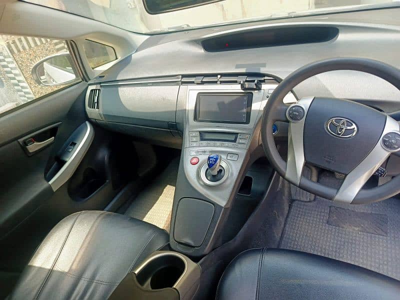 Toyota Prius 2014 3