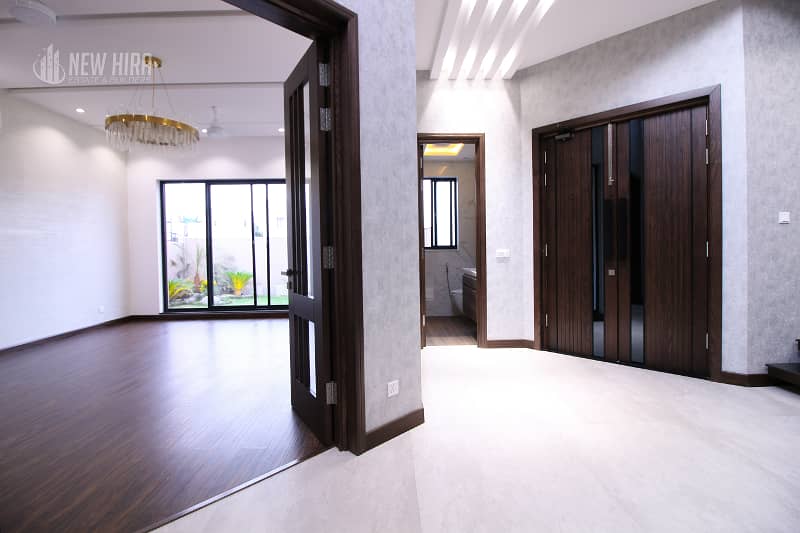 A Well Modernized One Kanal Brand New Bungalow Near Carrefour 10