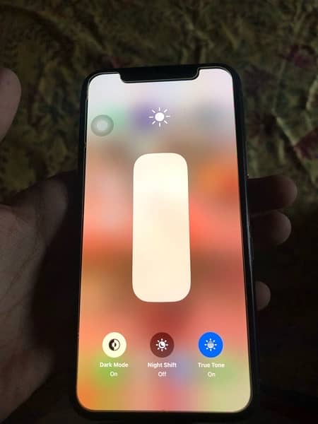 iPhone 11 Pro golden 64gb 10/10 condition 1