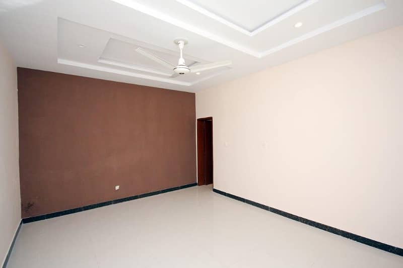1 Kanal Single Story For Sale in DHA Phase 4 Lahore 9