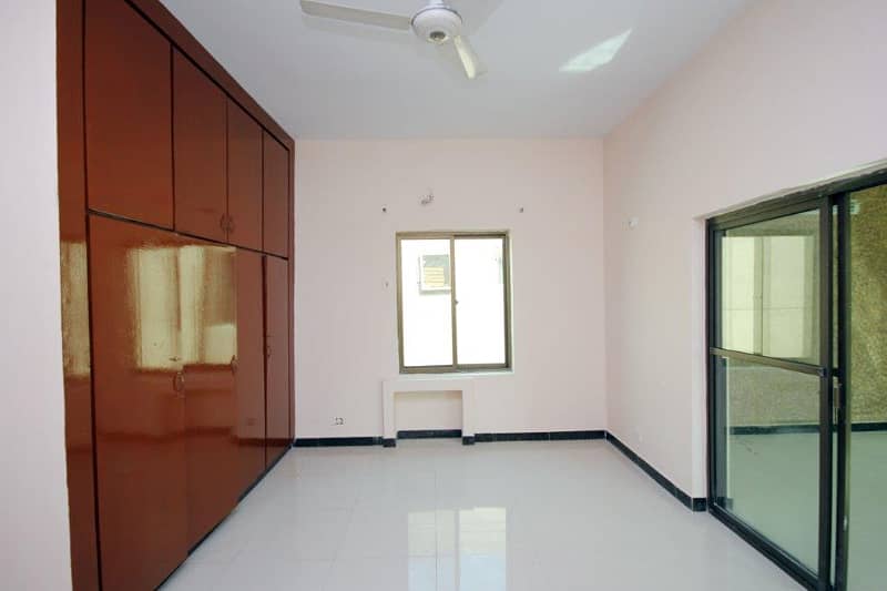 1 Kanal Single Story For Sale in DHA Phase 4 Lahore 14