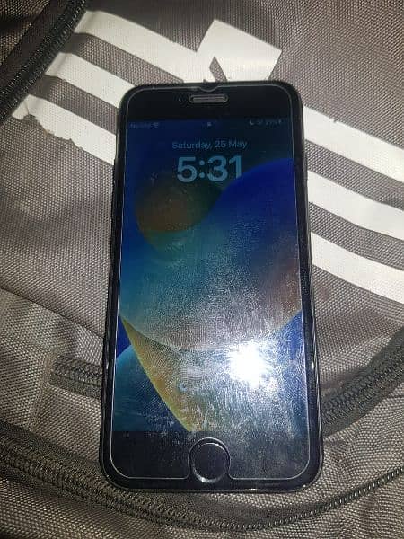 iphone 8 64gb  one hand use 10/10 condition. 3