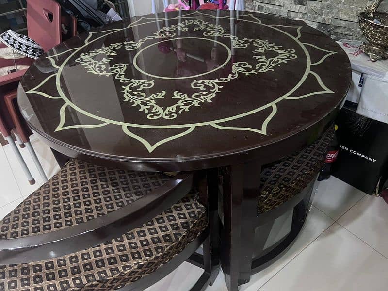 Dinning table  round shape 1