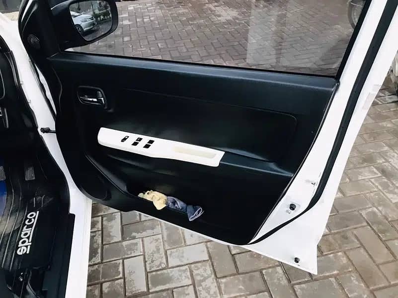 Suzuki Alto power windows door panel 2