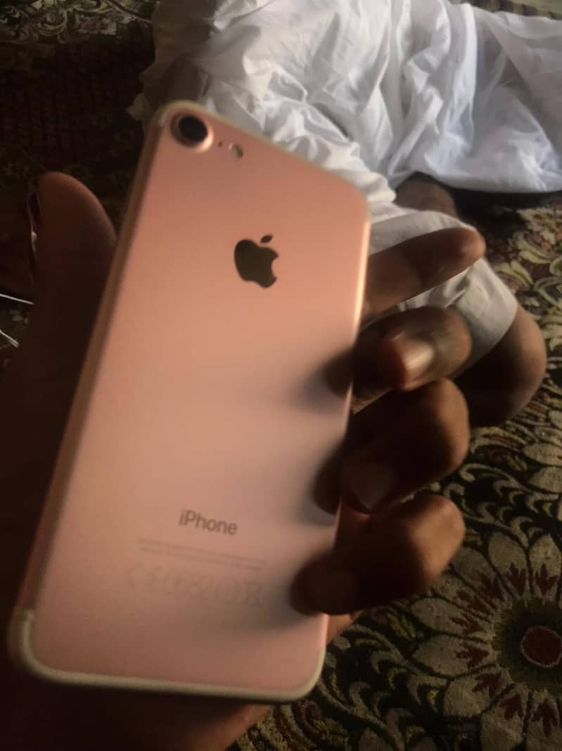 Iphone 7 32 GB pta approved for sale 3
