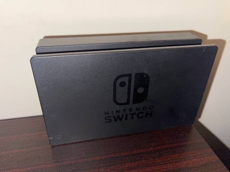 Nintendo switch with 3 games 5
