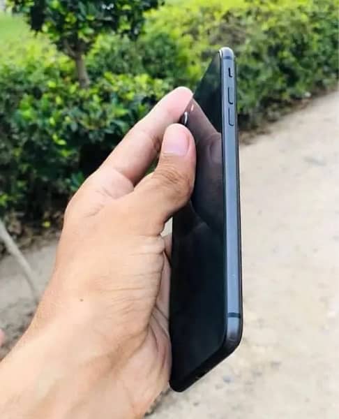 iphone 8 plus non pta 64 GB 2