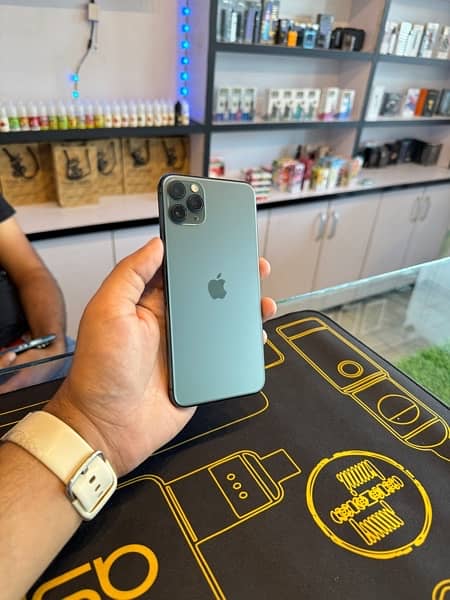 Iphone 11 pro max 512gb PTA Approved Dual sim Green 100% Waterpack 4