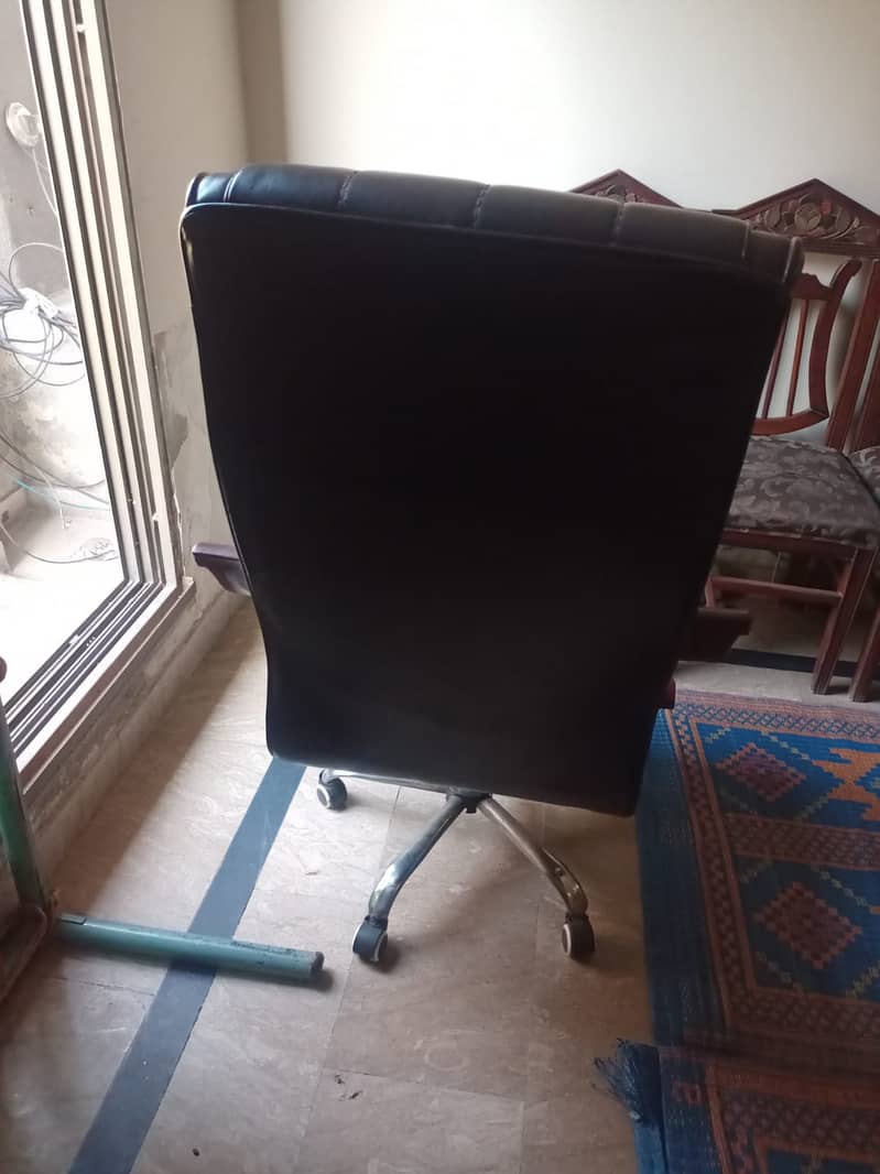 OFFICE CHAIR FOR SALE (hydrological) 3
