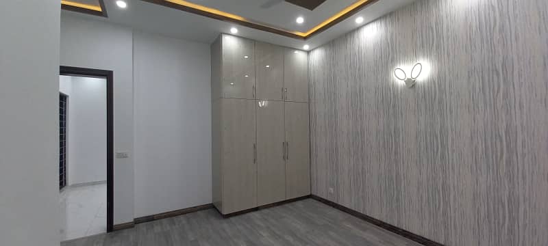 10 MARLA UPPER PORTION AVAILABLE FOR RENT DHA PHASE 6 4