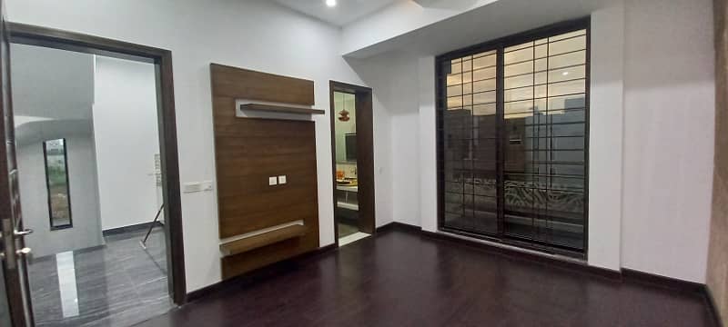 10 MARLA UPPER PORTION AVAILABLE FOR RENT DHA PHASE 6 12