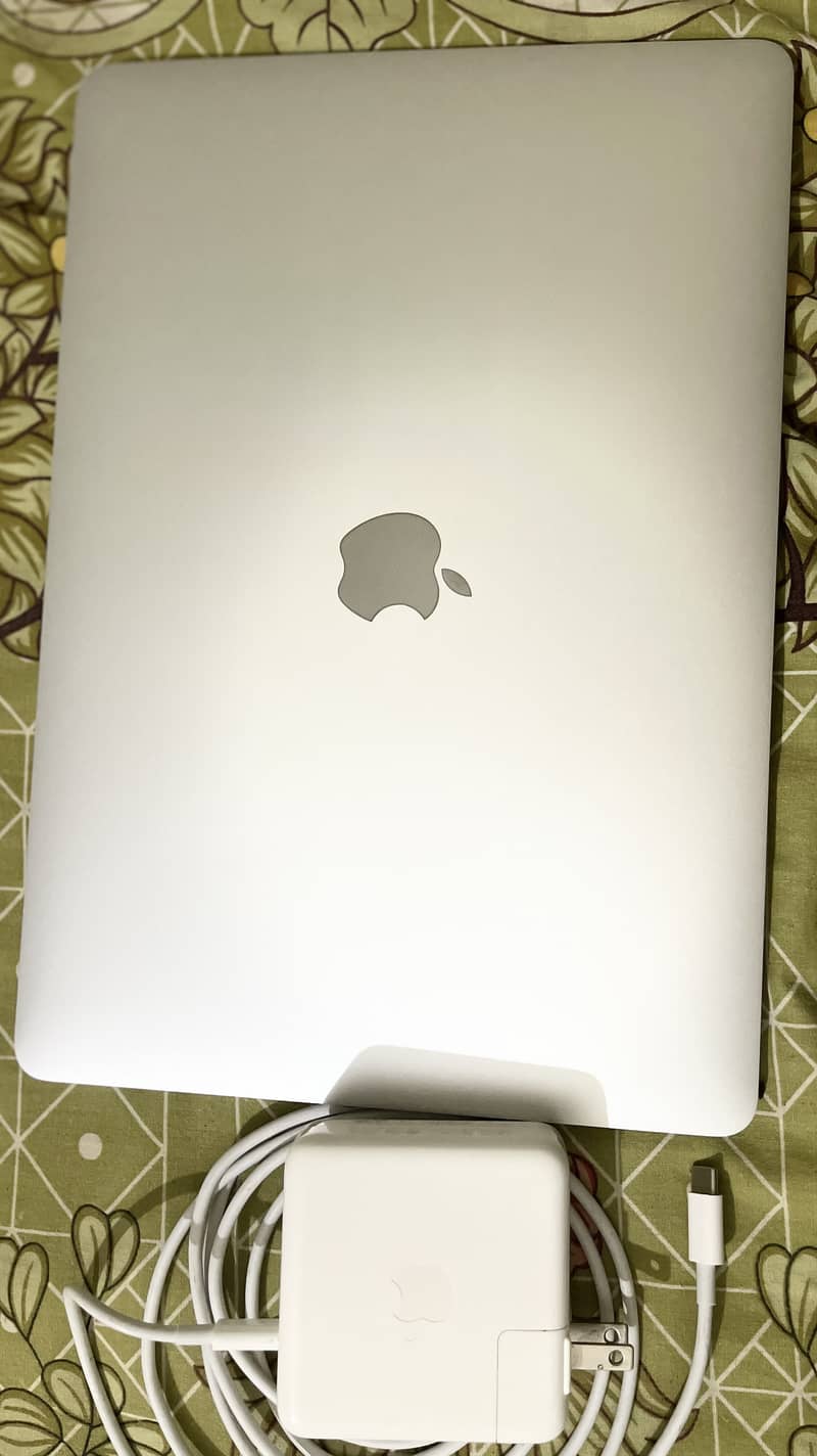 MacBook m2 2022 3