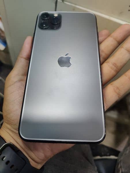 iphone 11 pro max 64gb 90 BH just display msg available 1