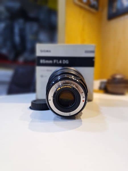 Sigma 85mm F/1.4 DG 2