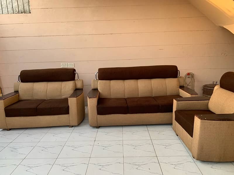 6 seater sofa Set used good condition 1