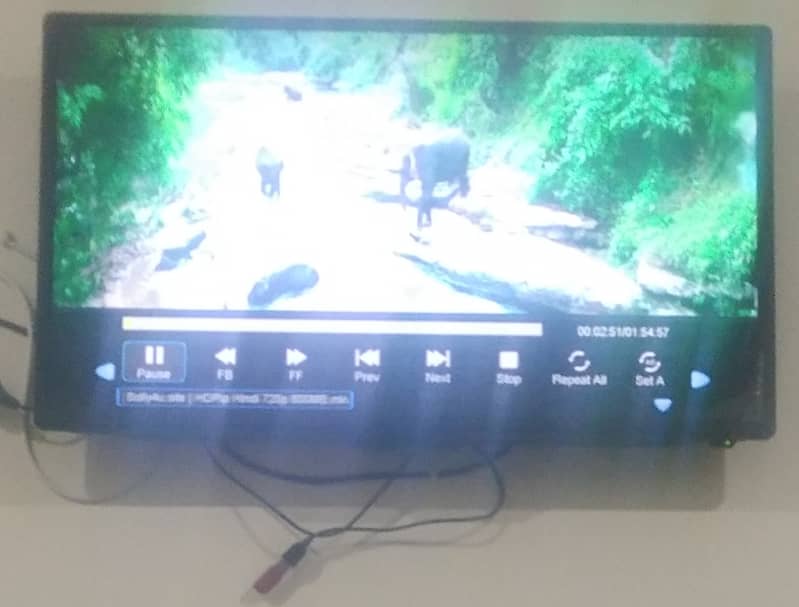 32" SAMSUNG LED 2