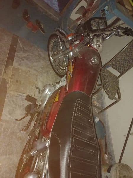 I want to sell my cG 125 in cheap price and good condition all ok 4