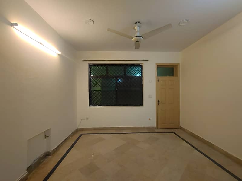Upper portion available for rent 9
