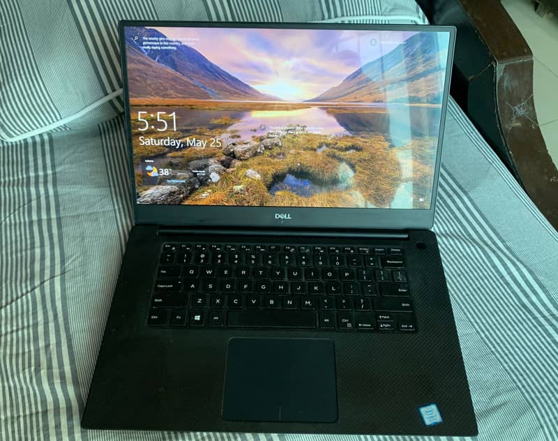 Dell Precision 5530  Specifications:  8th Gen Core i7 vPro (6 Cores) 0