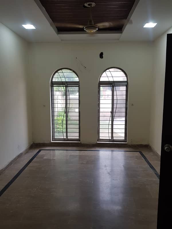 5.8 Marla House For Rent in Paragon city 0