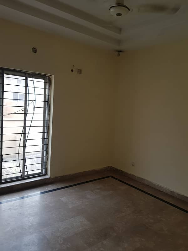 5.8 Marla House For Rent in Paragon city 13