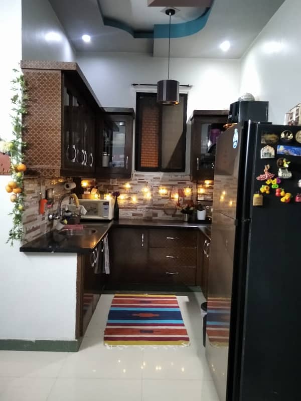 3 Bed D/D 3rd Floor Portion With Roof Available For Rent In Nazimabad No 2 18
