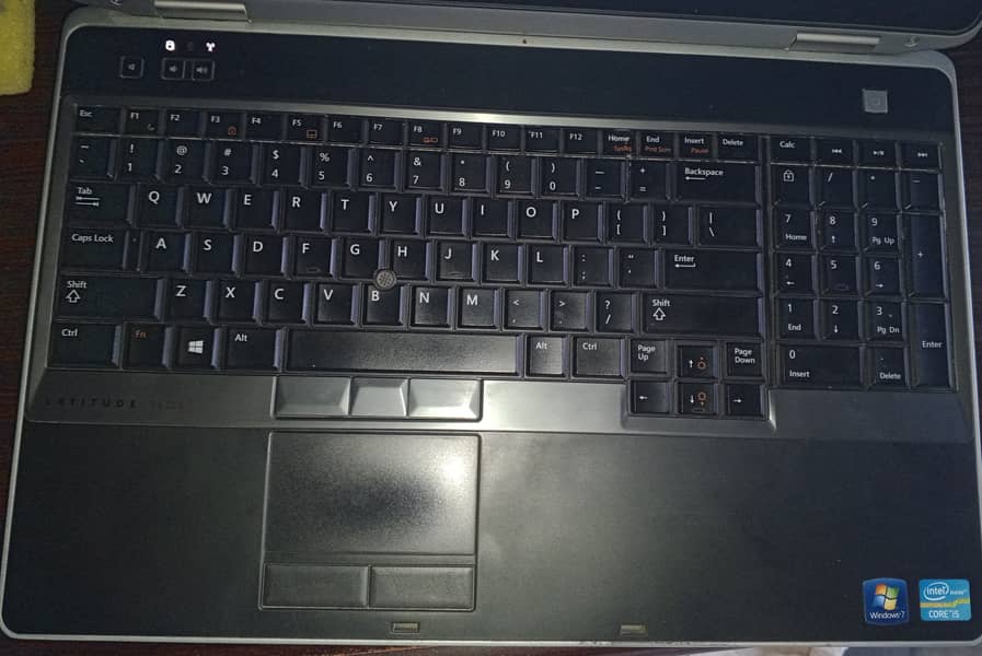 Dell Latitude E6530 4