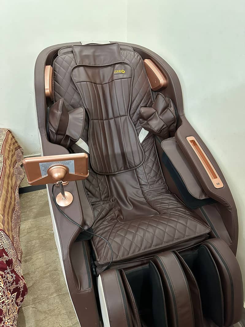 Zero  U-Victor Full Body Massage Chair - Like New Condition 4